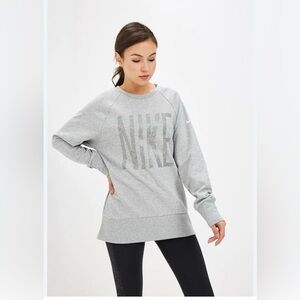 Nike women’s Heather Gray Crewneck pullover Sweater size large